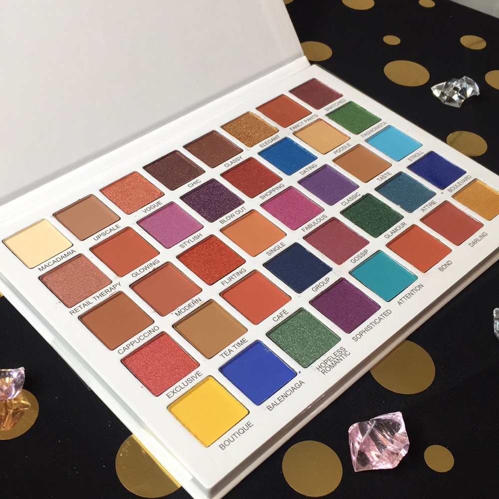 Eyeshadow pallet